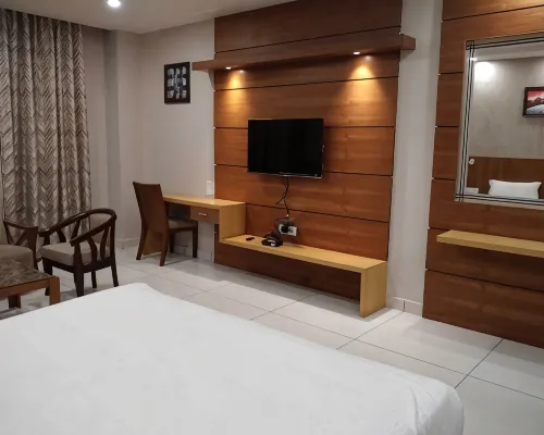 Hotel Royal Hillton Hotele w: Paonta Sahib