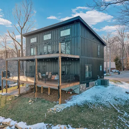 NEWLY BUILT LAKE HOME!!!   This modern home has more to offer than just space!