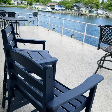 Saugatuck Couples Waterfront Condo. Beach,Hike, Boat, Kayak, Outdoor Heated Pool