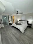 Charming home near Anna Maria Island with Jacuzzi - Beach