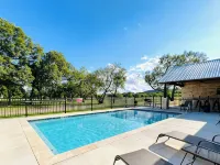 Casa Pacana - Private Frio Canyon Resort-Type Property w/Views! Hotels in Real County