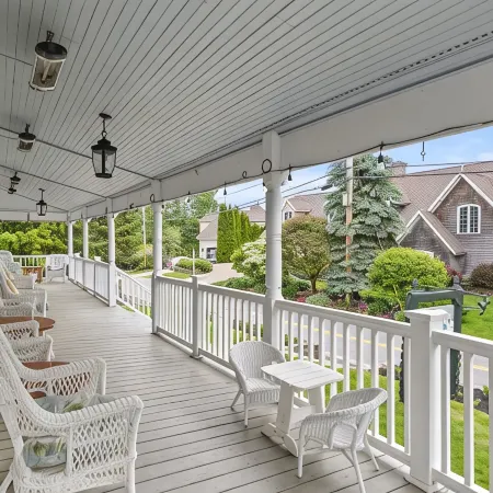 Charming Family-friendly 10 BR, 10.5 BA Property by Perkins Cove!