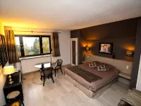 Les Alisiers Hotels in Houffalize