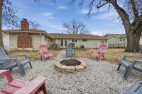 Near Wsu:  Bumper Pool and Fire Pit! - Bungalows