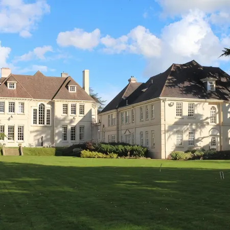 Brockencote Hall Отели в г. Киддерминстер