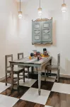 Safarnama Varanasi A Boutique B&B - ห้องครัว