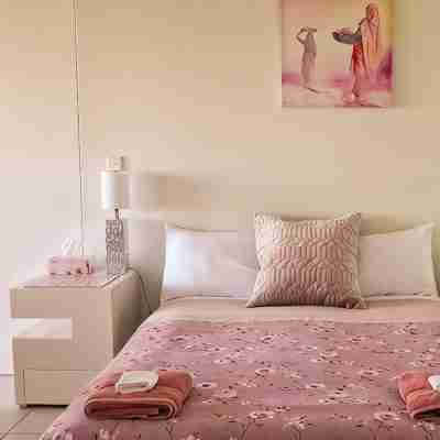 ON TOP OF THE WORLD Garden StudioPanoramic Ocean Views, Close to Town & Beaches Rooms