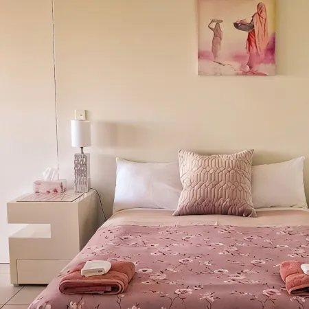 ON TOP OF THE WORLD Garden StudioPanoramic Ocean Views, Close to Town & Beaches