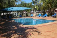 Lani's Holiday Island - piscina