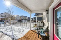 Relax in Spacious Comfort; Walk to Main St. and Trails. 30 Min to Crested Butte