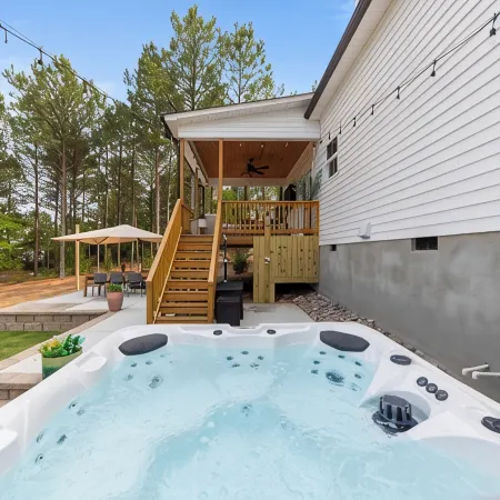 6Br w/ Golf Sim Putting Green Hot Tub Sauna Games