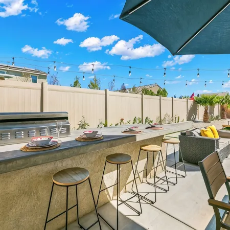 New Pool+Spa+Games+Large BBQ+Designer+Beautiful