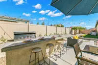 New Pool+Spa+Games+Large BBQ+Designer+Beautiful