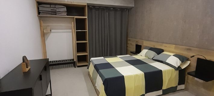 Urban Industrial style apartment Hotels in Buġibba