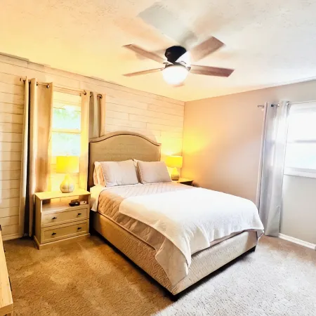 SummerRidge Retreat with 5 bedrooms