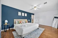 2BR Bright Condo 5 min to downtown HTX and NRG - Apartments