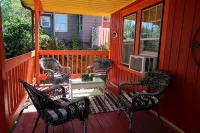 The Ross House 1930's Craftsman Style House - Homestays