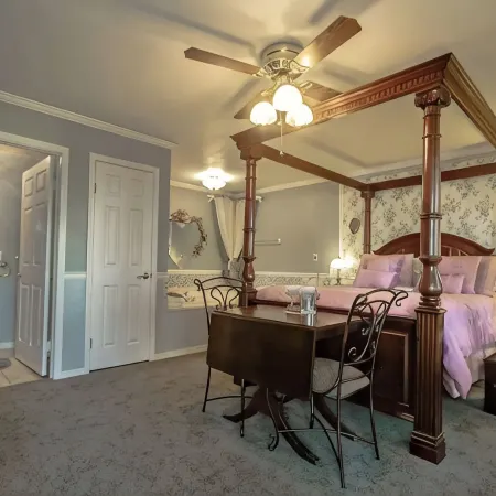 The Dickey House, Queen Anne Suite