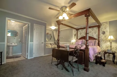 The Dickey House, Queen Anne Suite