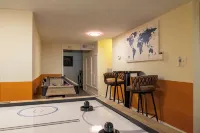 Spacious 4-bedroom house with plenty of amenities in Downtown Albany - نادي رياضي