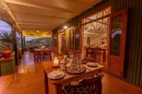 Three Tree Hill Lodge - فطور
