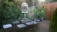 Linley House - Bed and Breakfasts