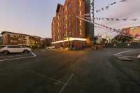 Alma Business Hotel - parking