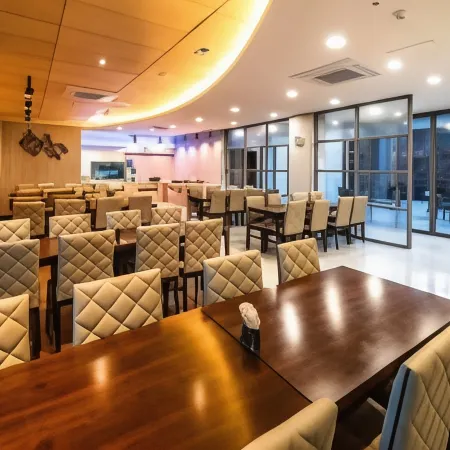 Jeju Poong Gyung Hotel Отели рядом с достопримечательностью «Парк Саммэбон»