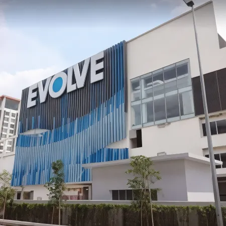 Z Hotel Ara Damansara, LRT, Mall, Airport Отели рядом с достопримечательностью «Торговый центр Evolve Concept Mall»