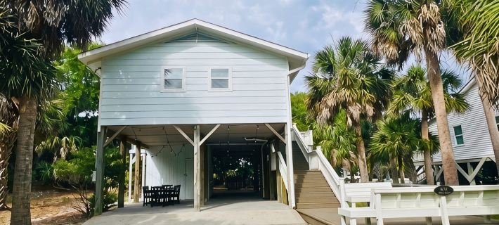 Walk to Beach, Whaley's & Bingo: Pets & Boat OK, Extra Beach Gear! 0 Weekly Min. Hoteles en Condado de Colleton