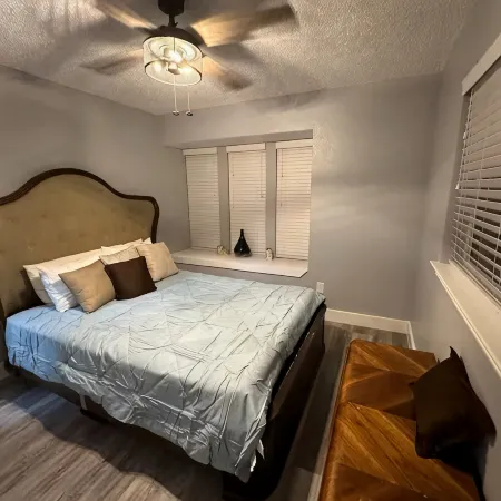 Lovely 4-bedroom house in charming Irving with AC, WiFi - Coppell Schools.
