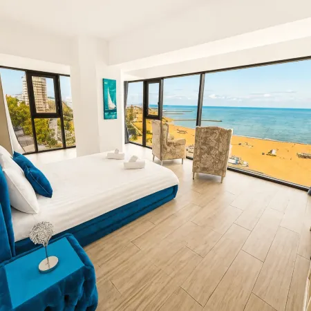 Maritimo Luxury ApartHotel