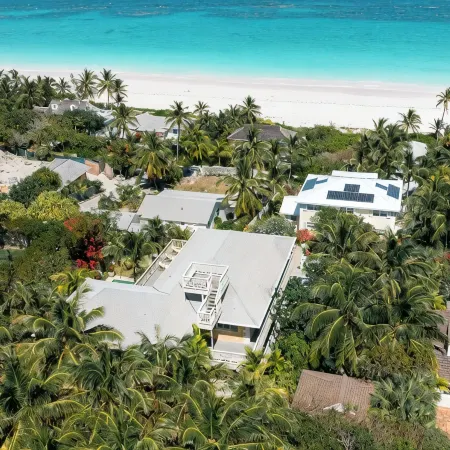 Casa DeDe, Classic Bahamian Home with Panoramic Views of the Ocean