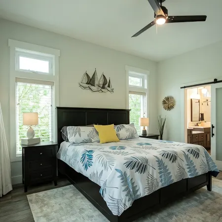 Modern Soundfront Studio, Pier access, Sunsets, Fishing, Watersports, Beach