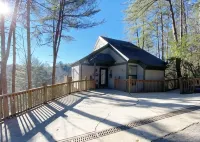 距海倫市中心不到5分鐘的木屋，約納山美景 - 小木屋