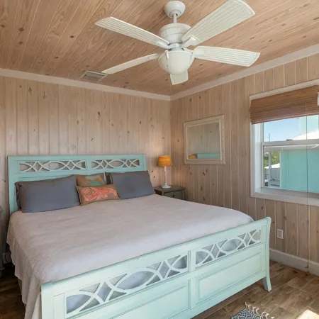 Oceanfront Beauty 6 King Beds/6 Baths! Big Pool and Volleyball Court in Front yd