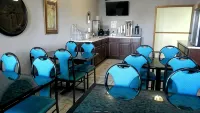 Super 8 by Wyndham Smithville/Kansas City - 2-Star