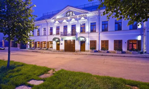 Alexander House