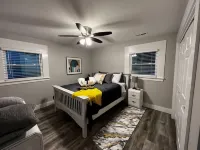 Central Retreat B, NEW Cozy Family & Pet Friendly - 4-Star