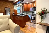 Washington Family Property, Upper Carriage House in Old Town on 107 S Lee Street - Villas