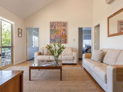 Seaside Apartment - Tranquil and Elegant Apartment Close to Beaches