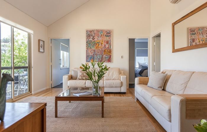 Seaside Apartment - Tranquil and Elegant Apartment Close to Beaches