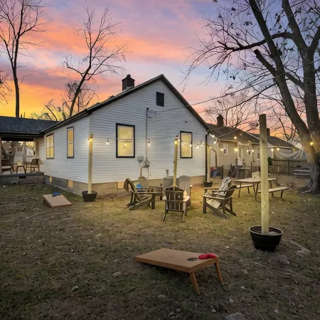 Urban Oasis: A Charming Downtown Retreat with Game Room, Firepit and Yard Games