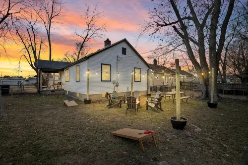 Urban Oasis: A Charming Downtown Retreat with Game Room, Firepit and Yard Games