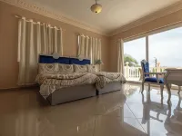 Newly Build - Across The Road from The Beach  - 7 bdrm/7 bthrms Hotels in Savaneta