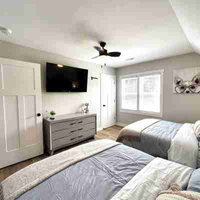 Charming Riverwest Retreat Rooms