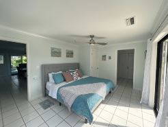 "SERENITY BY THE SEA" Treasure Cay, Abaco, Bahamas 2 bedrms/2 bathrms/ sleeps 6
