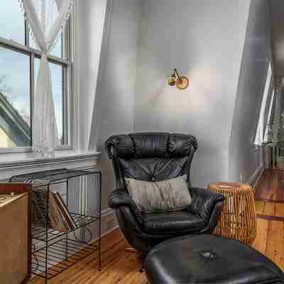 Spacious, Sleek, and Luxurious two-bedroom in Historic Westside of Providence Others