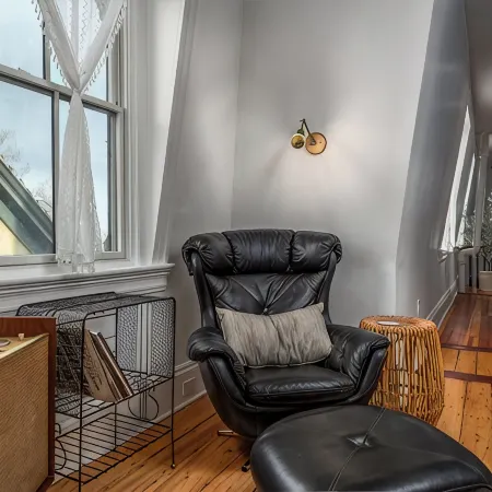 Spacious, Sleek, and Luxurious two-bedroom in Historic Westside of Providence
