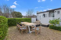 Hamilton house - private, central & sunny! - 3-Star